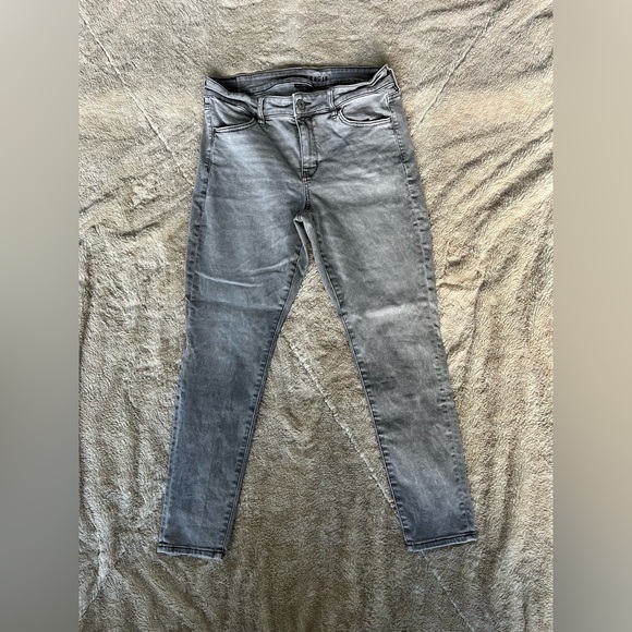 American Eagle skinny jeans - Picture 3 of 4